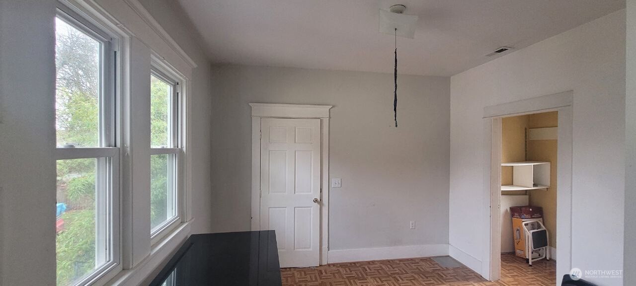 722 20th Avenue Seattle, WA 98122 - Photo 9 of 21 a view of hallway with window and entryway