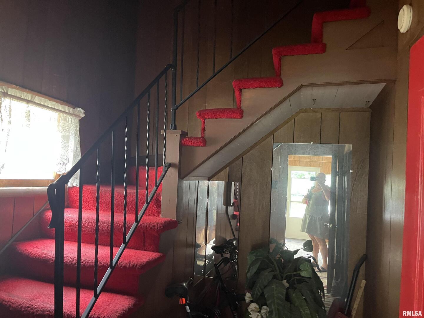 404 North Beech Street Centralia, IL 62801 - Photo 3 of 13 a view of entryway