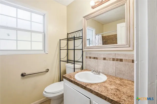 $129,900 | 1507 East Mistletoe Avenue, Victoria, TX 77901