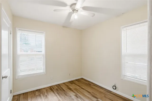 $129,900 | 1507 East Mistletoe Avenue, Victoria, TX 77901