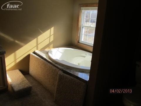 8453 West Dodge Road Montrose, MI 48457 - Photo 32 of 45 20351450-31.JPG