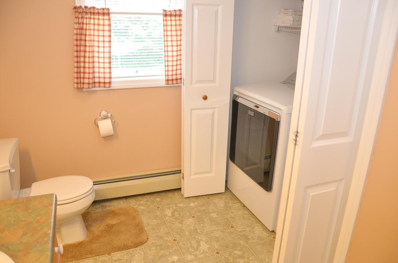 222 Beach Pond Road Wolfeboro, NH 03894 - Photo 13 of 38