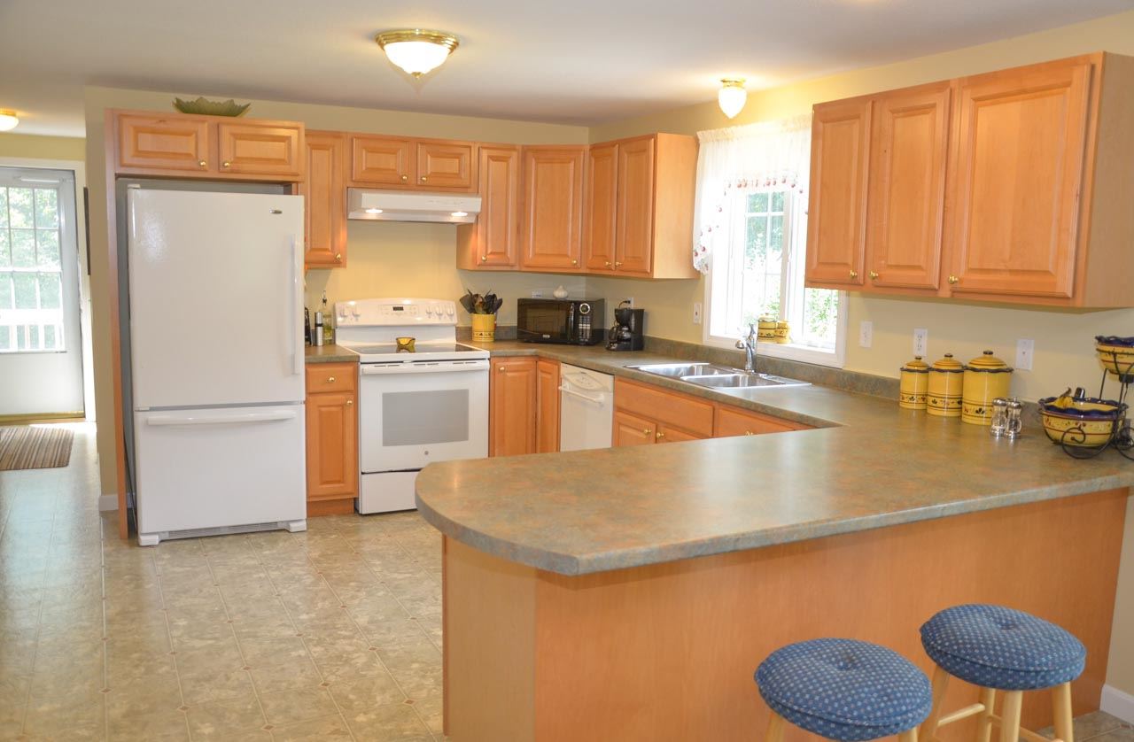 222 Beach Pond Road Wolfeboro, NH 03894 - Photo 4 of 38