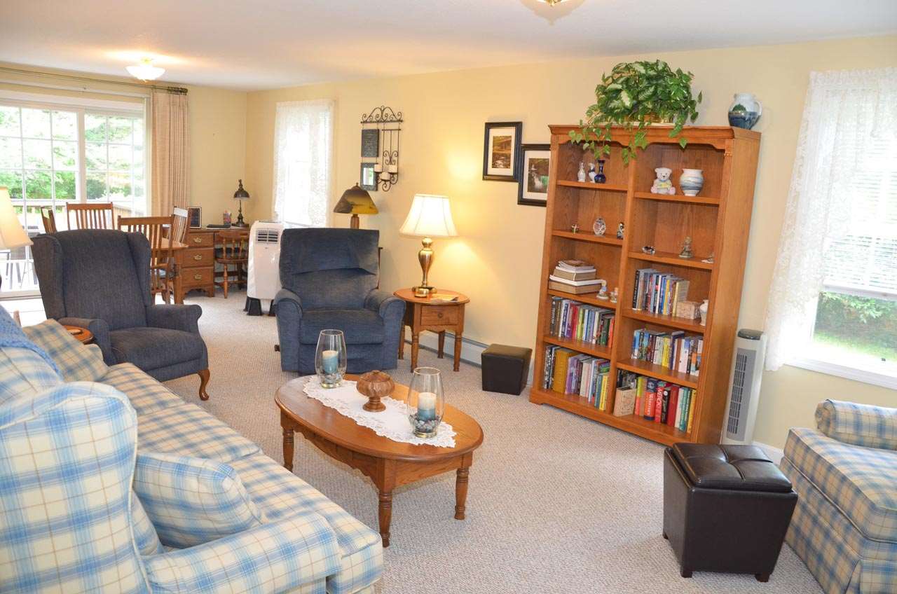 222 Beach Pond Road Wolfeboro, NH 03894 - Photo 5 of 38