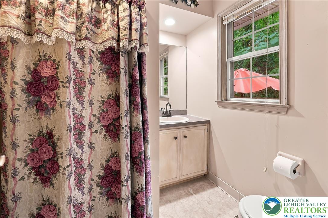 2362 Springtown Hill Road Hellertown, PA 18055 - Photo 22 of 43 Gallery Image 22