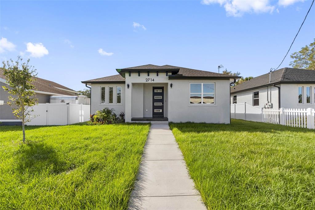 2714 West Walnut Street Tampa, FL 33607 - Photo 1 of 1 a front view of house with yard