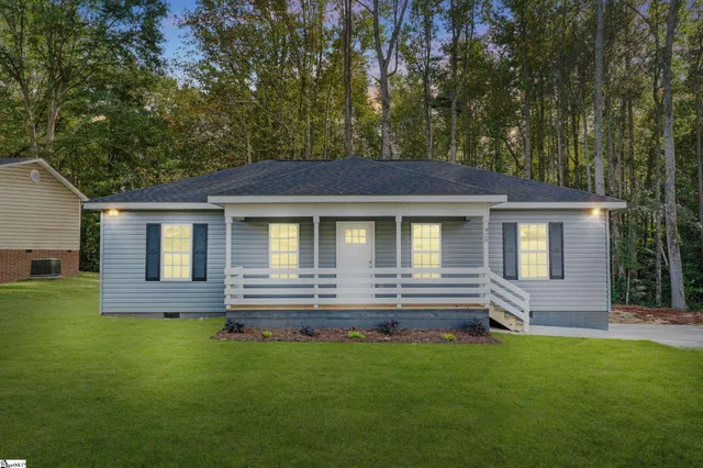 $262,500 | 420 Fox Valley Road, Anderson, SC 29621