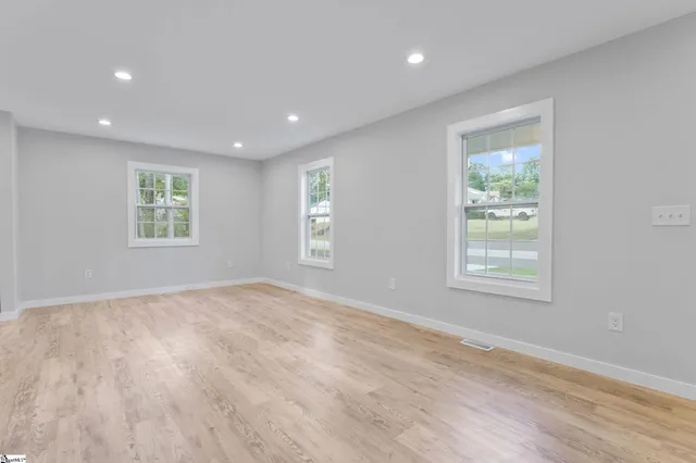 $262,500 | 420 Fox Valley Road, Anderson, SC 29621