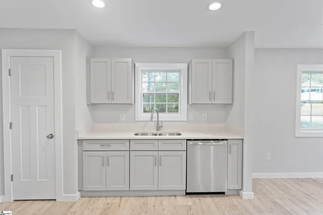 $262,500 | 420 Fox Valley Road, Anderson, SC 29621