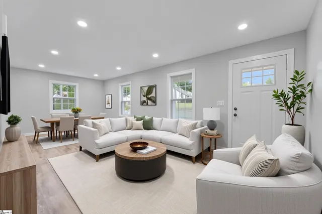 $262,500 | 420 Fox Valley Road, Anderson, SC 29621