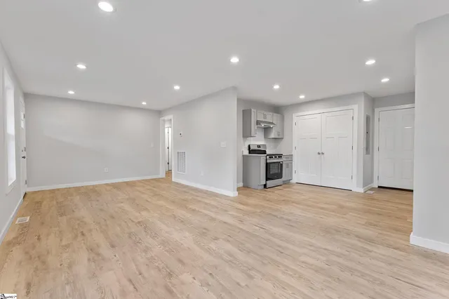 $262,500 | 420 Fox Valley Road, Anderson, SC 29621