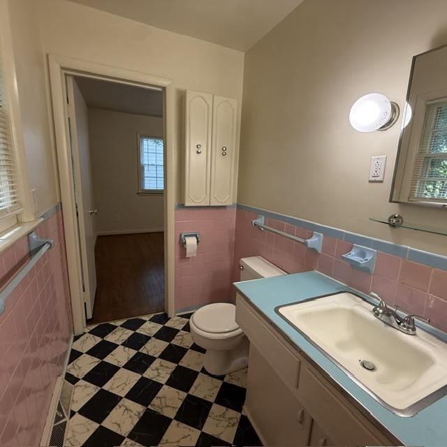107 Nottingham Road Staunton, VA 24401 - Photo 24 of 33 Half Bath (Jack & Jill)
