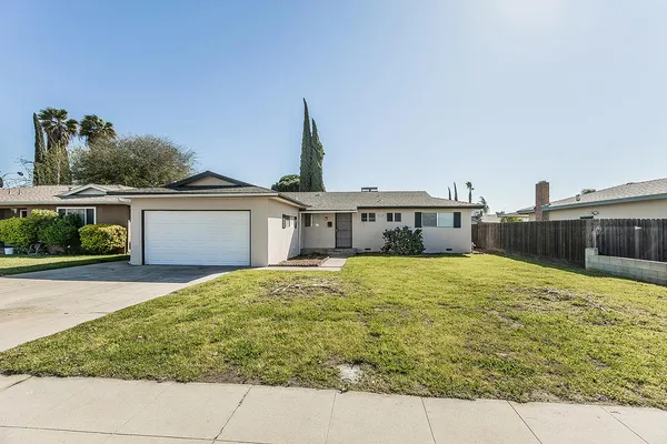 $365,000 | 916 West Holland Avenue, Clovis, CA 93612