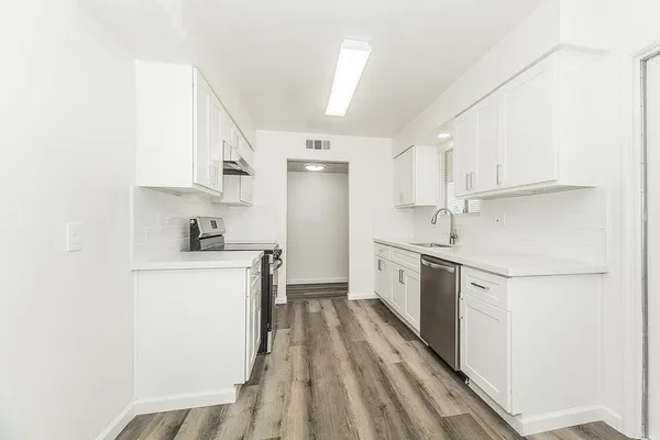 $365,000 | 916 West Holland Avenue, Clovis, CA 93612