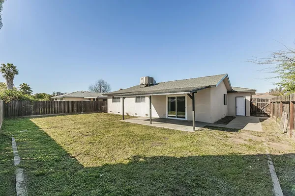 $365,000 | 916 West Holland Avenue, Clovis, CA 93612