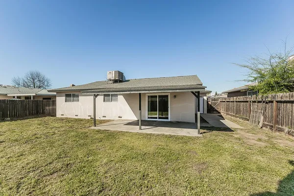 $365,000 | 916 West Holland Avenue, Clovis, CA 93612
