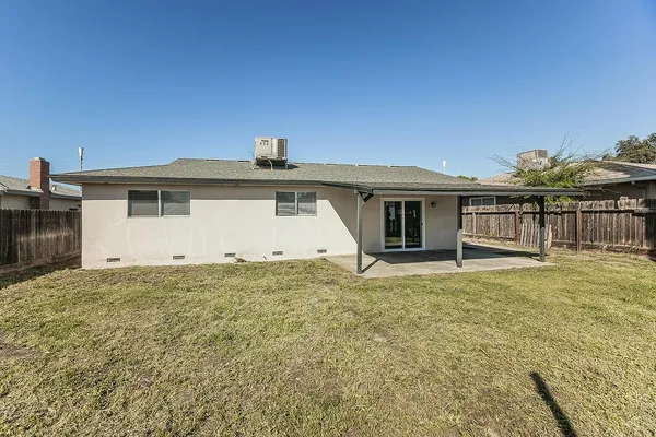 $365,000 | 916 West Holland Avenue, Clovis, CA 93612