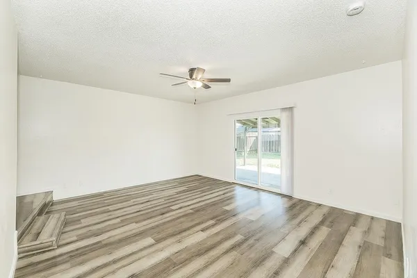 $365,000 | 916 West Holland Avenue, Clovis, CA 93612