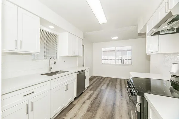 $365,000 | 916 West Holland Avenue, Clovis, CA 93612