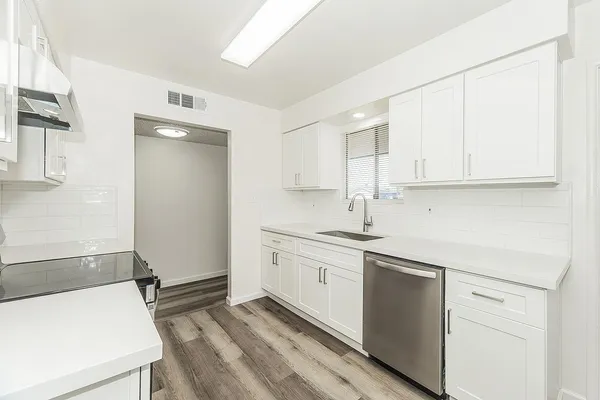 $365,000 | 916 West Holland Avenue, Clovis, CA 93612