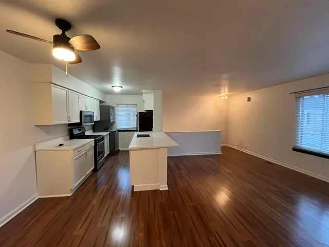 $1,900 | 1451 Cove Drive, Unit 199D, Prospect Heights, IL 60070