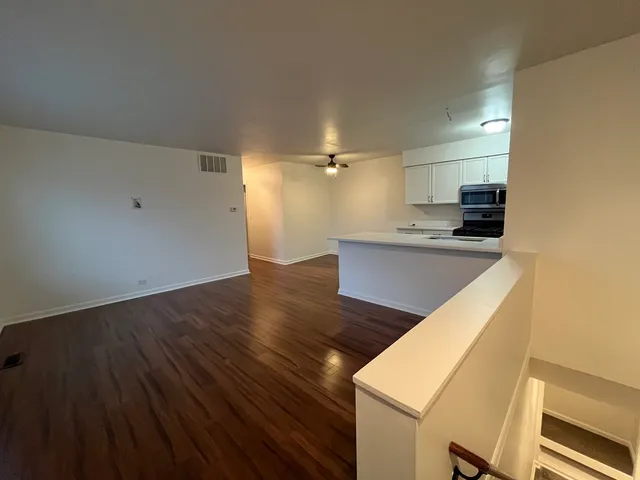 $1,900 | 1451 Cove Drive, Unit 199D, Prospect Heights, IL 60070