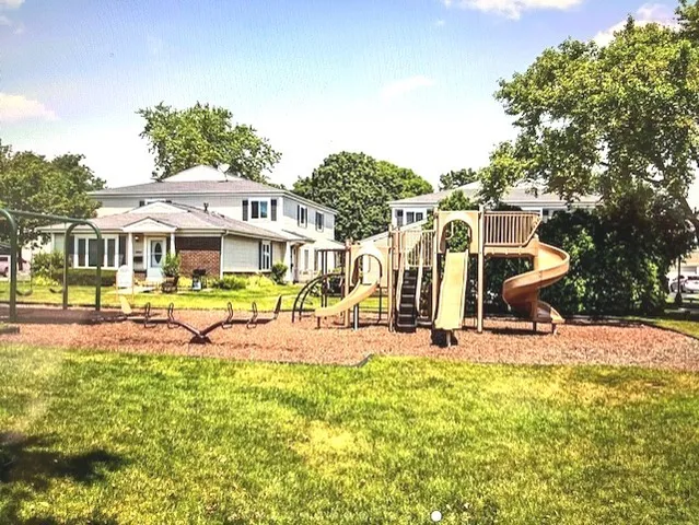 $1,900 | 1451 Cove Drive, Unit 199D, Prospect Heights, IL 60070