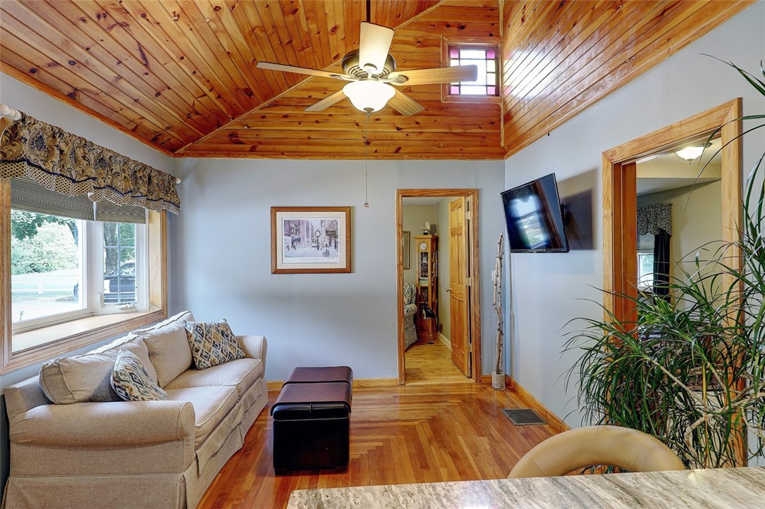 22 Snow Road Warwick, RI 02888 - Photo 7 of 25