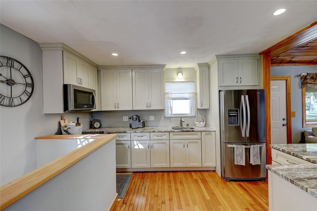 22 Snow Road Warwick, RI 02888 - Photo 9 of 25