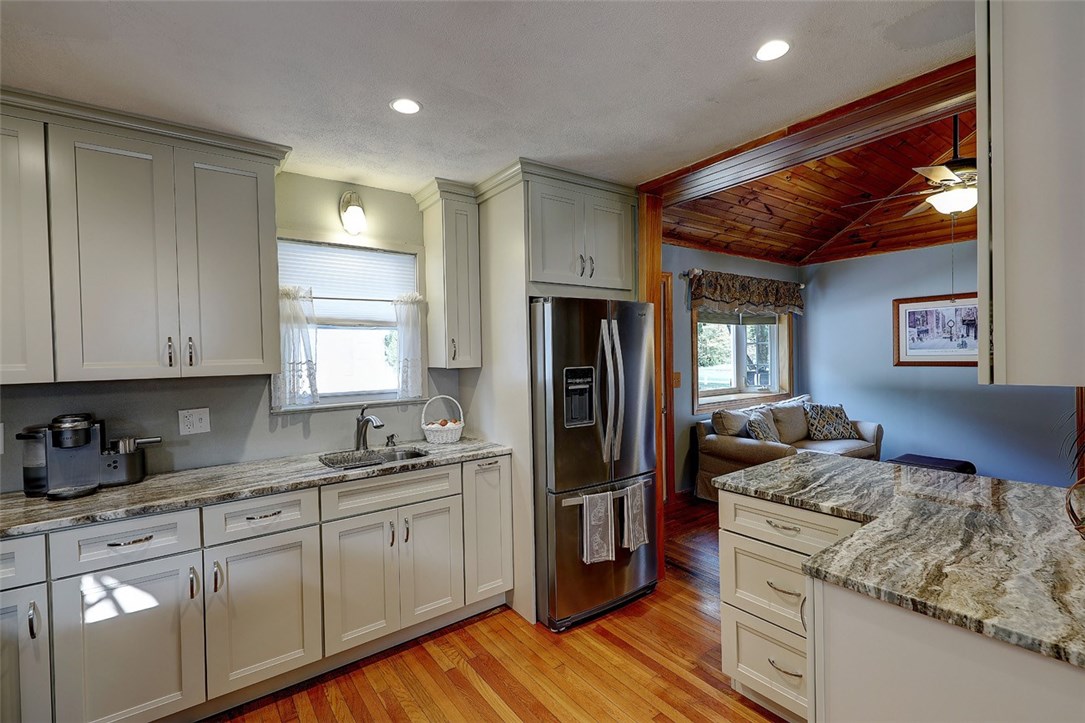 22 Snow Road Warwick, RI 02888 - Photo 10 of 25