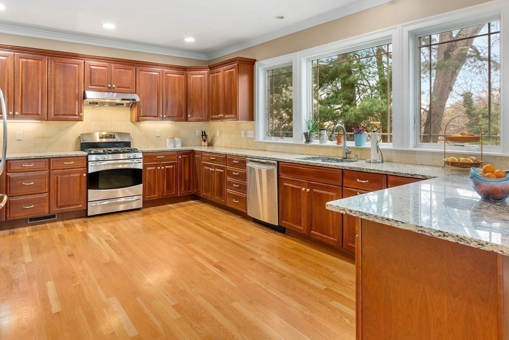 6 Sunset Road Needham, MA 02494 - Photo 11 of 38