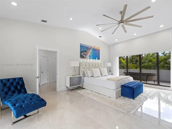 $6,150,000 | 6180 Pine Tree Drive, Miami Beach, FL 33140