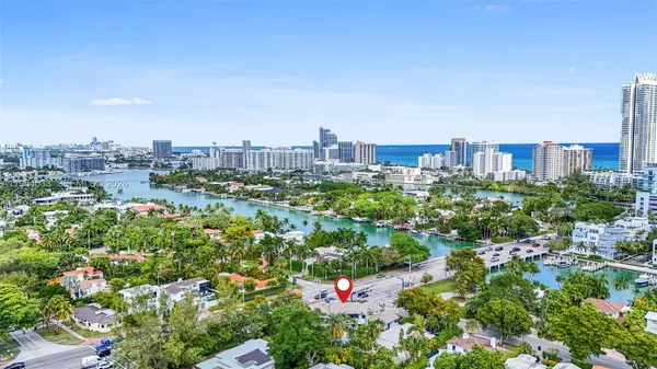 $6,150,000 | 6180 Pine Tree Drive, Miami Beach, FL 33140