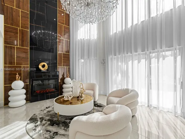 $6,150,000 | 6180 Pine Tree Drive, Miami Beach, FL 33140