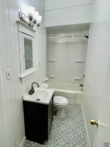 $157,000 | 1626 Southwest Lincoln Street, Topeka, KS 66604