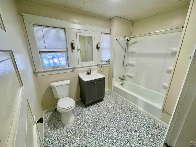 $157,000 | 1626 Southwest Lincoln Street, Topeka, KS 66604