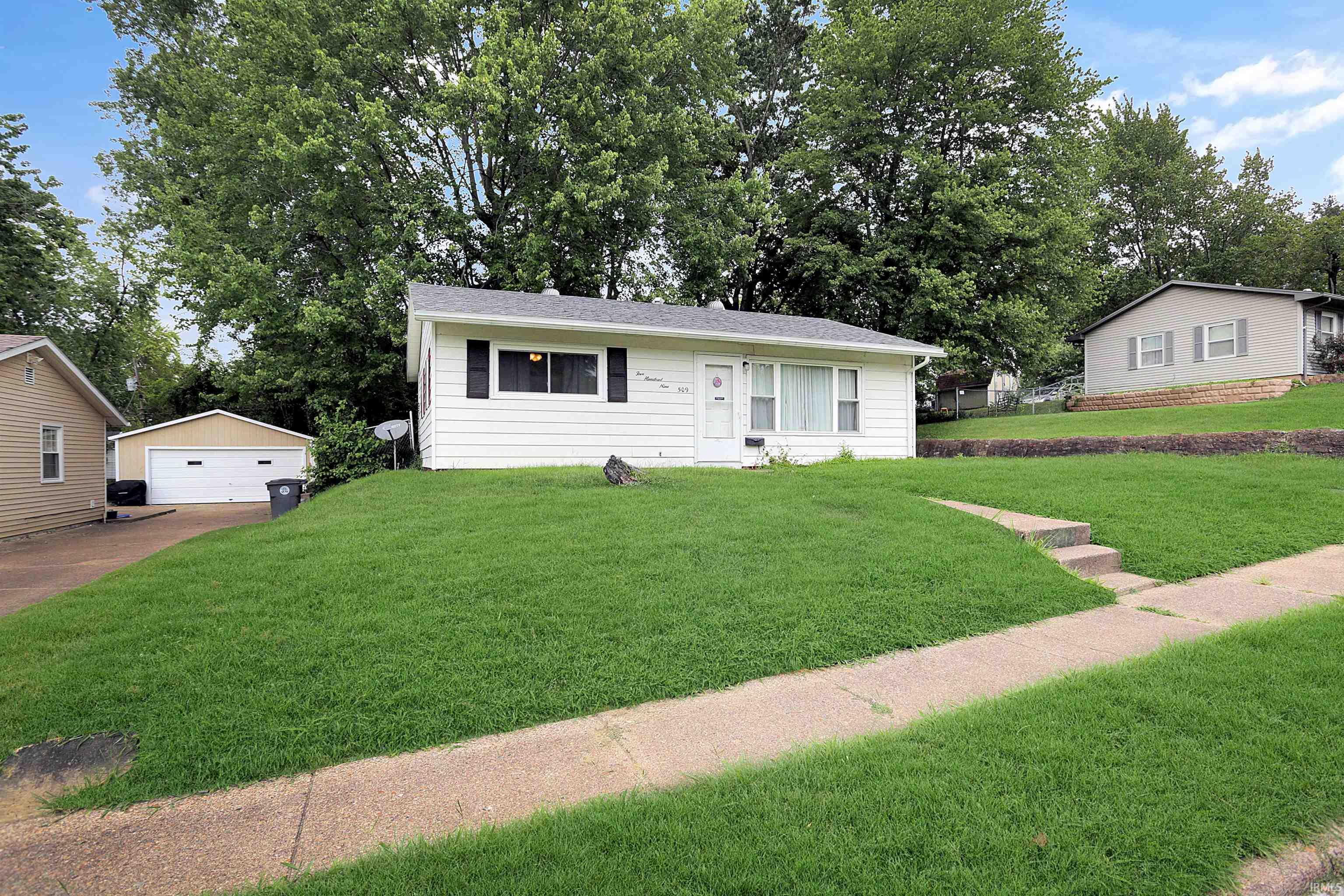 509 Hanover Road Evansville, IN 47710 - Photo 1 of 16 Gallery Image 1