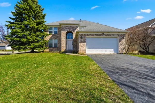 $410,000 | 100 Sycamore Drive, Bolingbrook, IL 60490