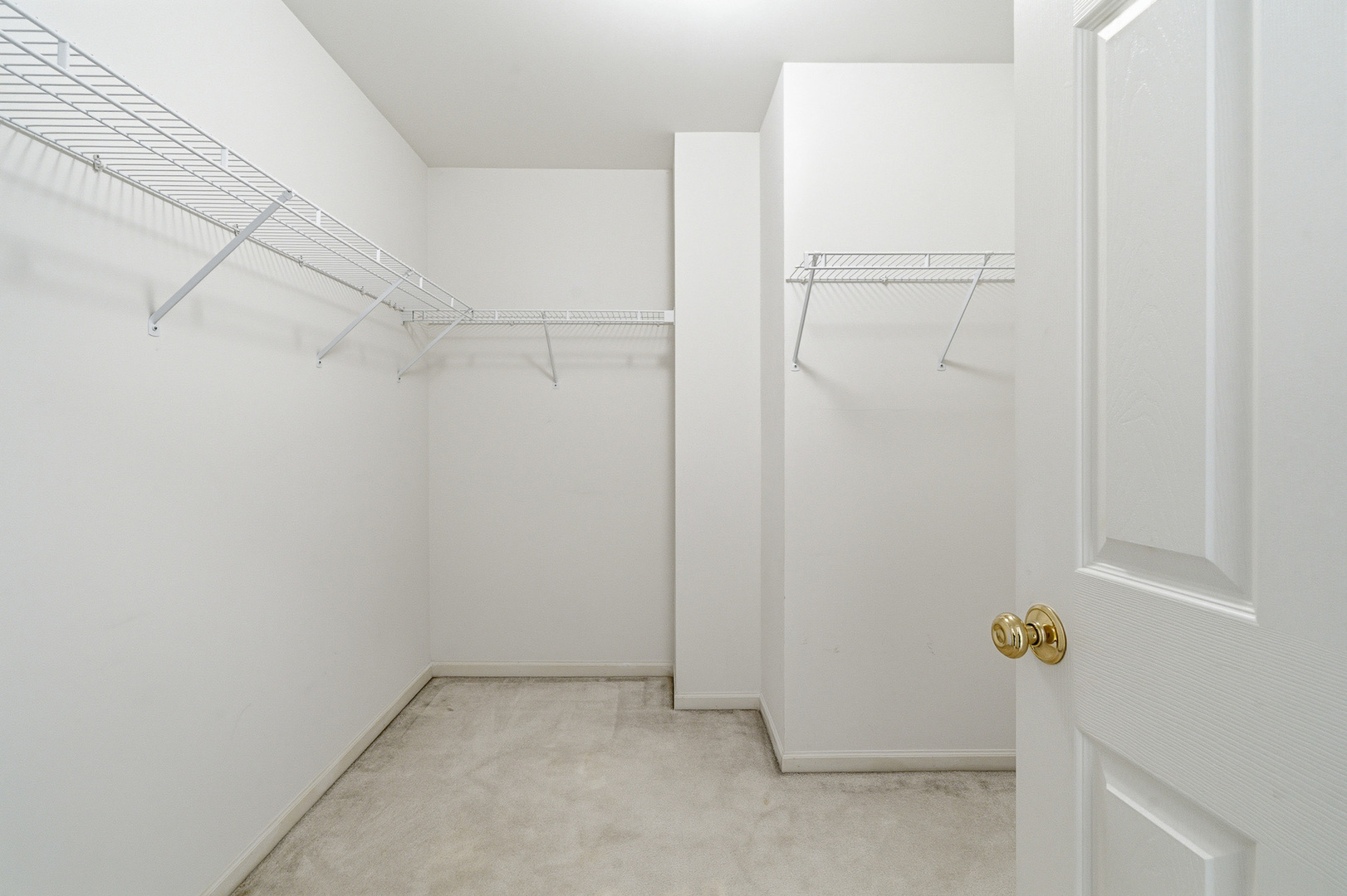 100 Sycamore Drive Bolingbrook, IL 60490 - Photo 20 of 42 a view of small space