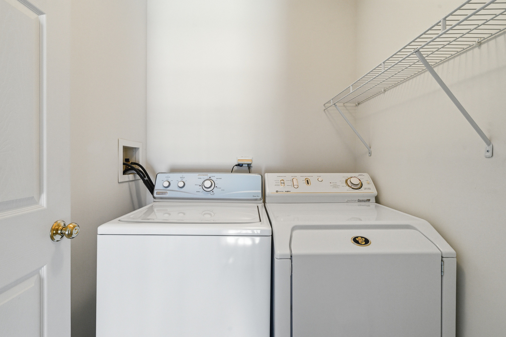 100 Sycamore Drive Bolingbrook, IL 60490 - Photo 26 of 42 a utility room with dryer and washer