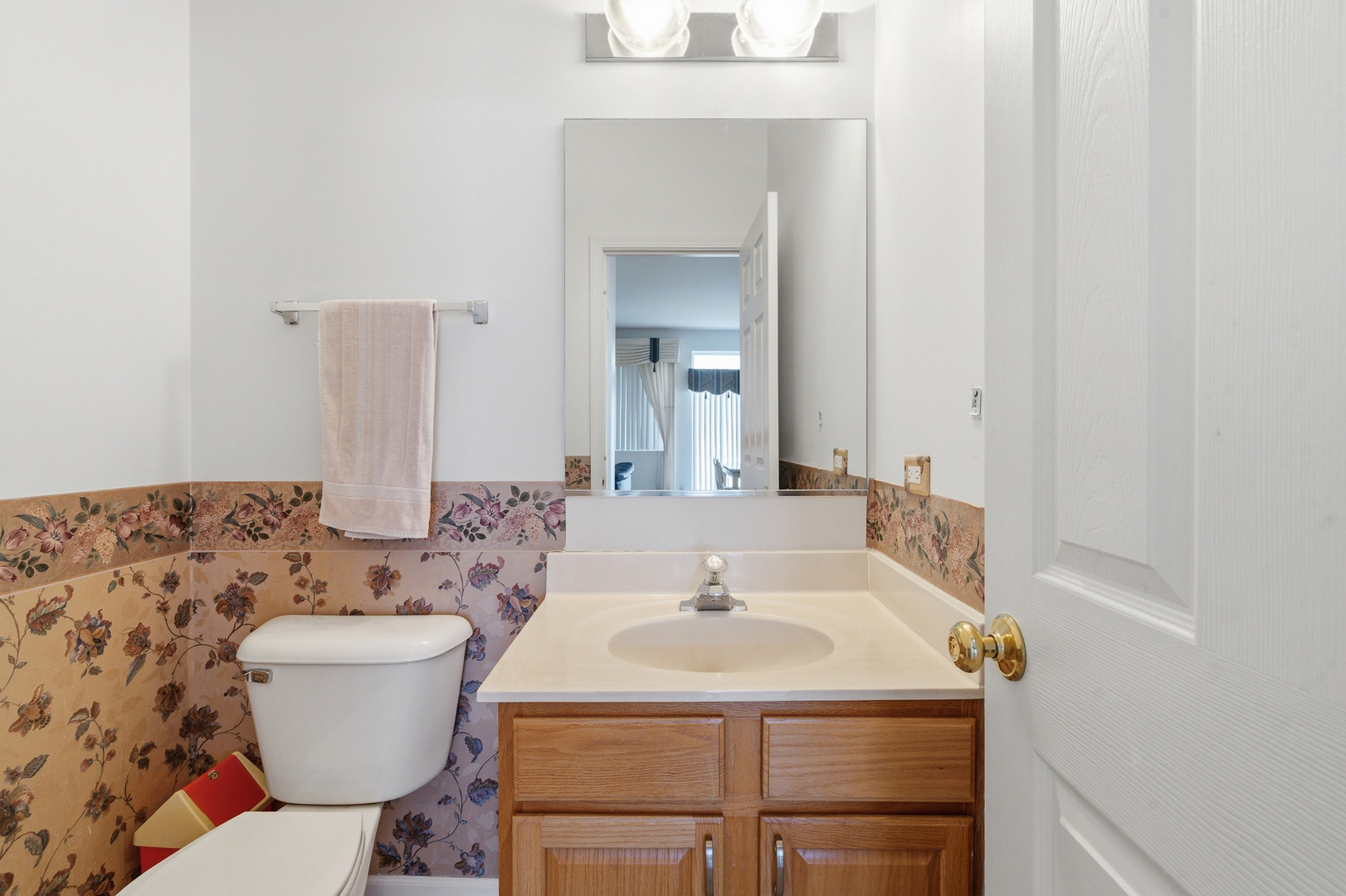 100 Sycamore Drive Bolingbrook, IL 60490 - Photo 28 of 42 a bathroom with a sink and a toilet