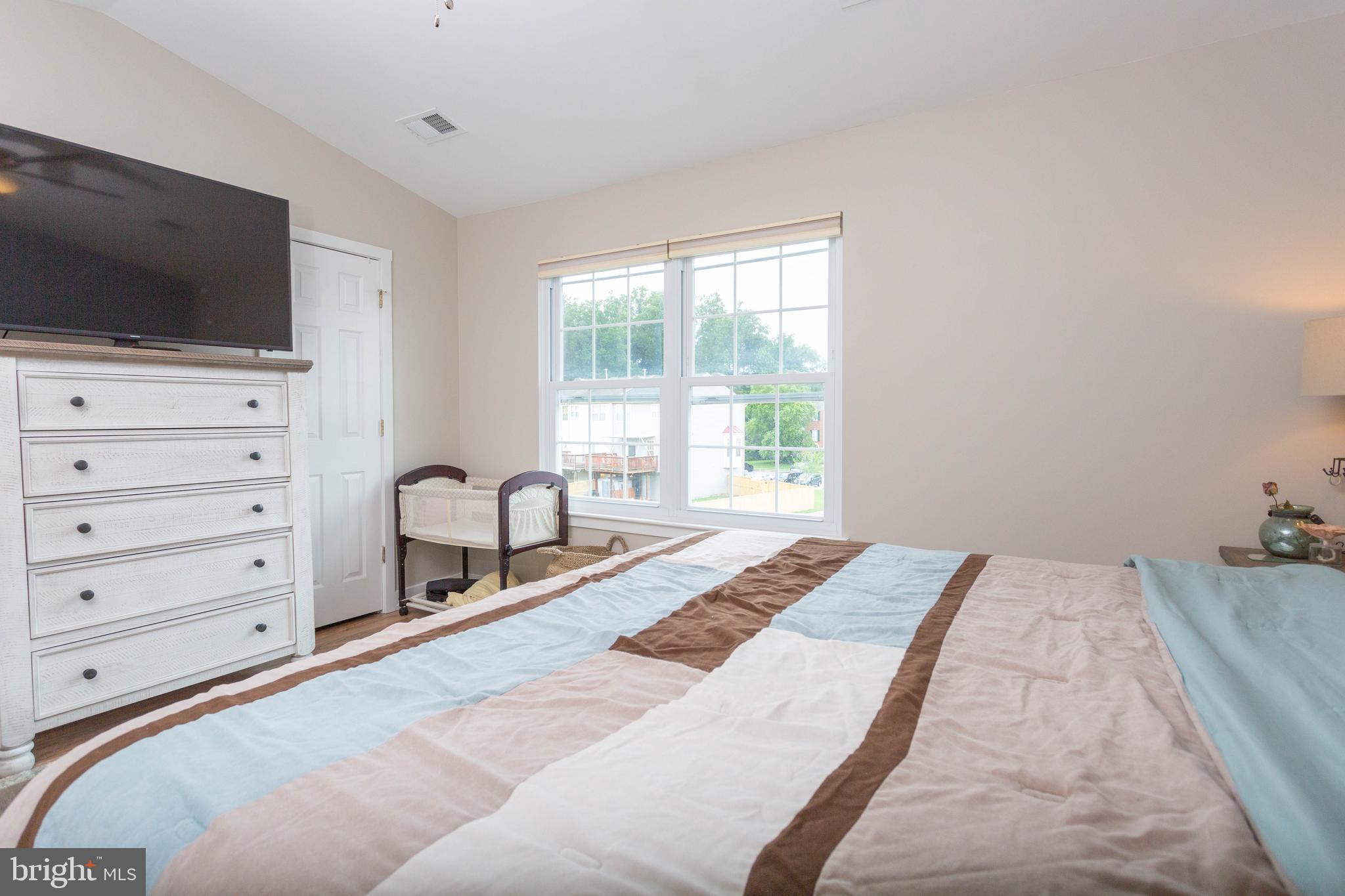 666 Hunting Fields Road Baltimore, MD 21220 - Photo 11 of 25 Main bedroom