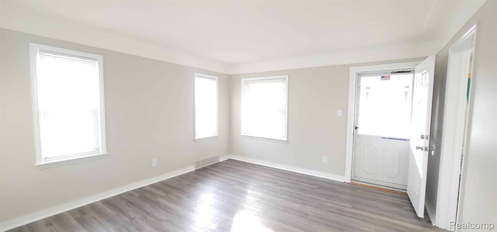 6705 Pelham Road Allen Park, MI 48101 - Photo 7 of 30 Gallery Image 7