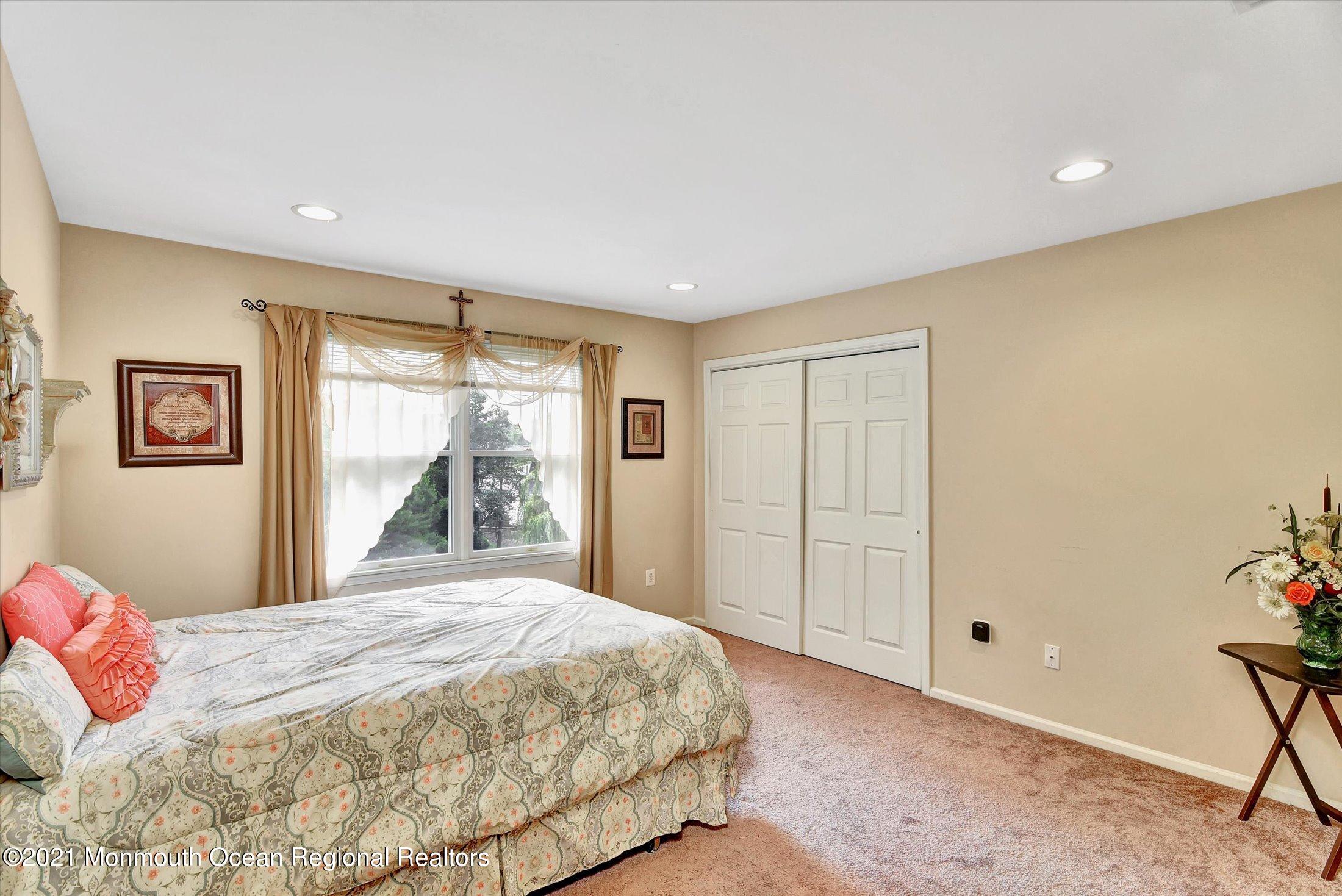8 Rillstone Court Freehold, NJ 07728 - Photo 22 of 49 22-DSC_7475