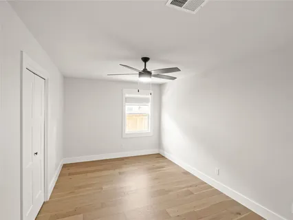 a view of empty room with window