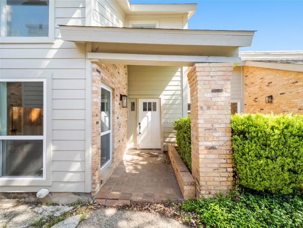a view of a entryway front of house