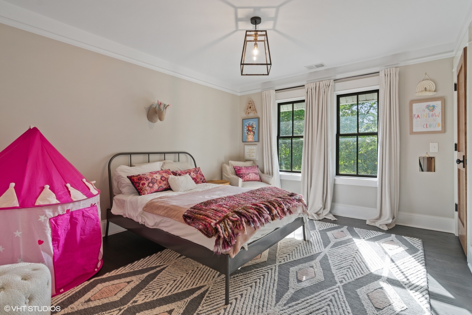 735 Baldwin Road Highland Park, IL 60035 - Photo 15 of 30 a bedroom with a bed and a window