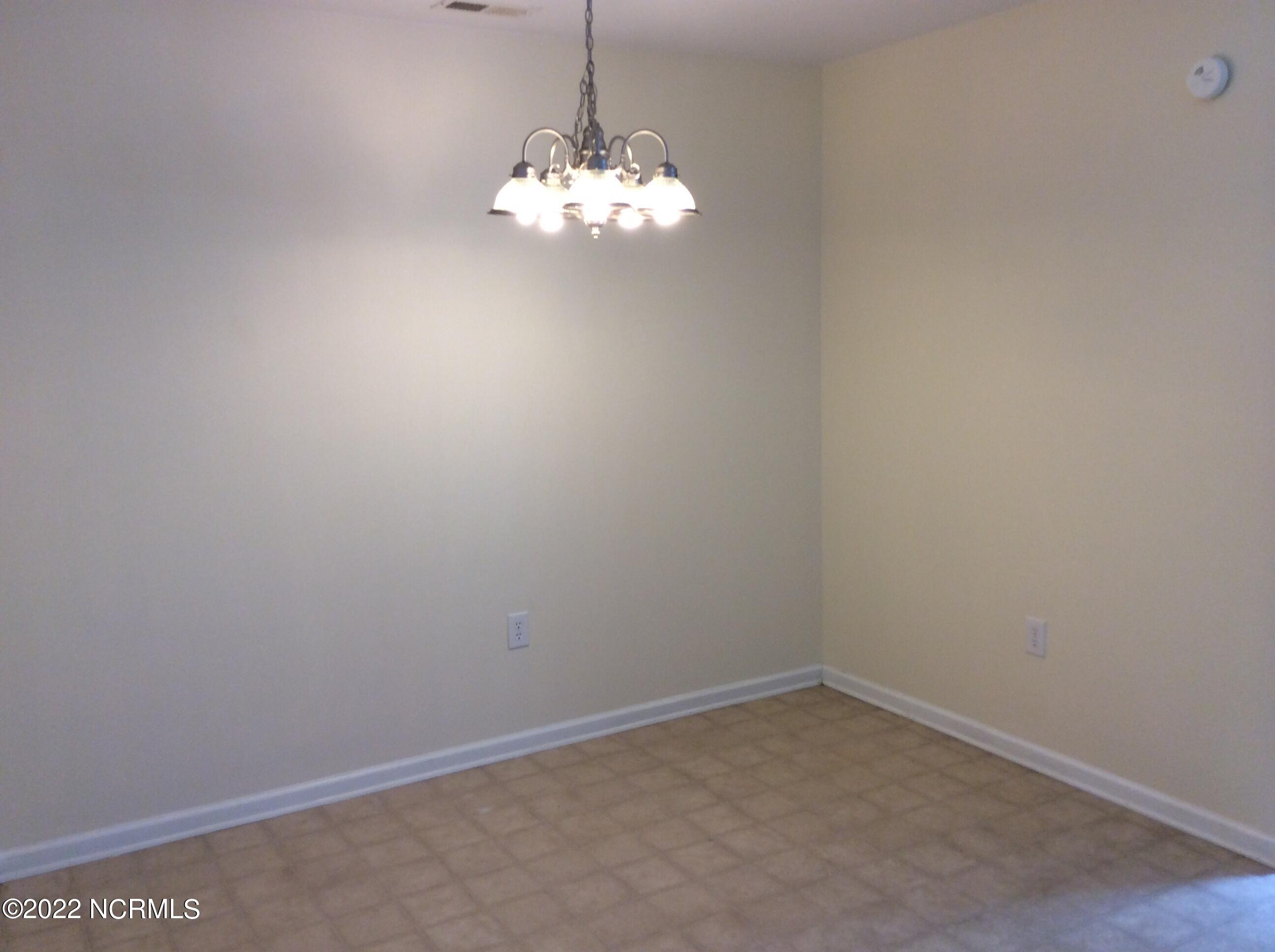 104 Apache Trail Havelock, NC 28532 - Photo 5 of 17 image (1)