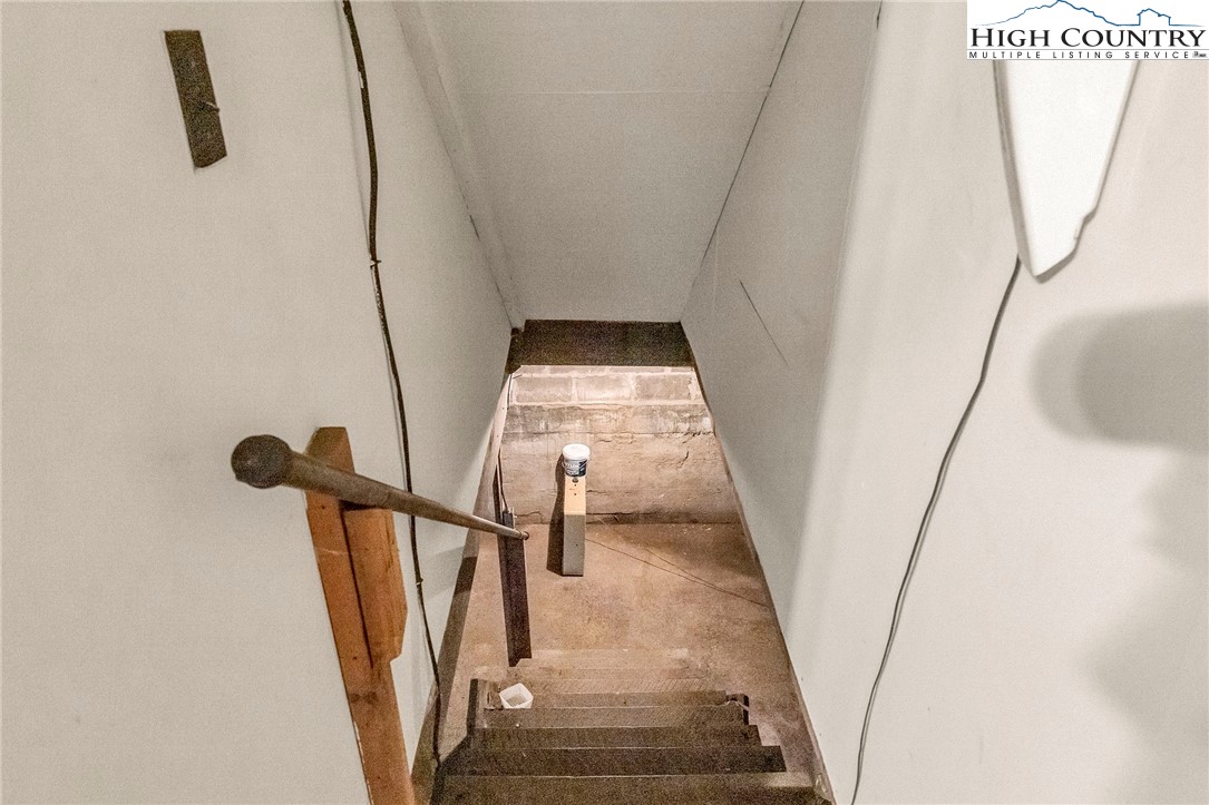 949 Coy Ham Road Lansing, NC 28643 - Photo 26 of 48 a view of entryway