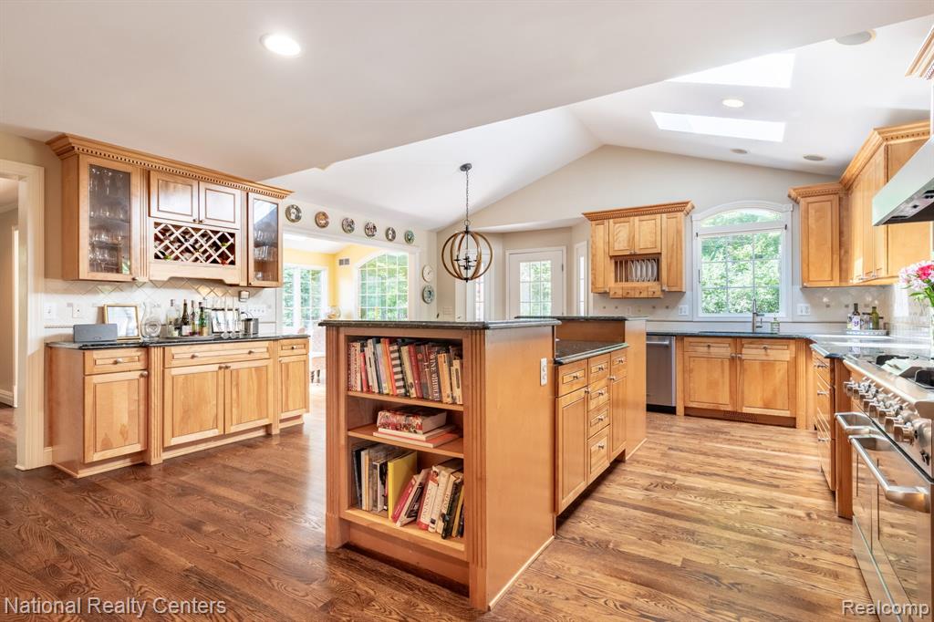 31467 Old Cannon Road Beverly Hills, MI 48025 - Photo 14 of 35